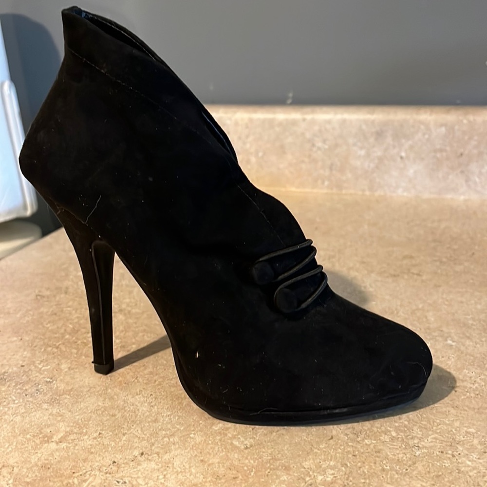 Womens heeled boots